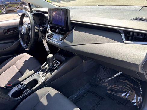 Used 2025 Toyota Corolla LE FWD image 33