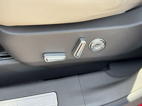 Used 2024 Lincoln Nautilus Reserve w/ Equipment Group 202A AWD/4WD image 14