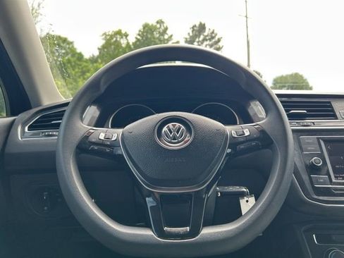 Used 2018 Volkswagen Tiguan S FWD image 22