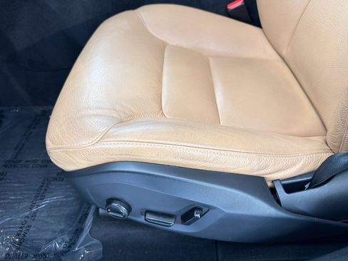 Used 2020 Volvo XC60 T5 Momentum w/ Protection Package Premier FWD image 14