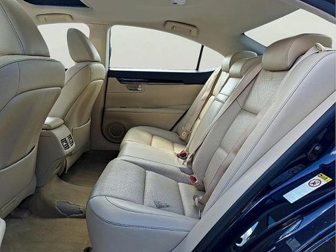 Used 2014 Lexus ES 350 w/ Luxury Package FWD image 7