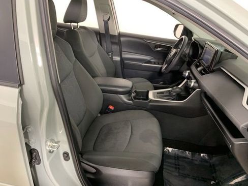 Used 2022 Toyota RAV4 XLE w/ Convenience Package AWD/4WD image 39