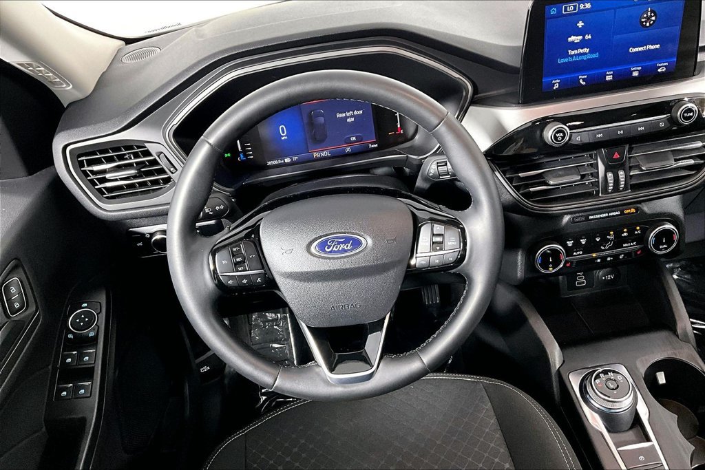 Certified 2024 Ford Escape Active w/ Cold Weather Package FWD image 5