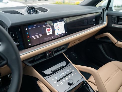 New 2026 Porsche Cayenne S AWD/4WD image 16