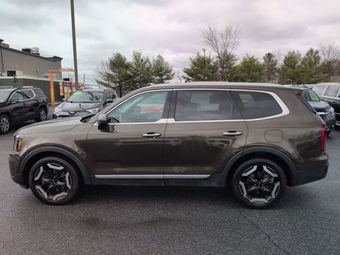 Used 2023 Kia Telluride S w/ S Sunroof Package image 8
