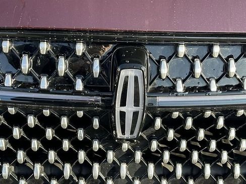 Used 2024 Lincoln Nautilus Reserve w/ Equipment Group 202A image 32