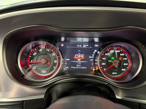 Used 2019 Dodge Charger Scat Pack w/ Dynamics Package RWD image 17