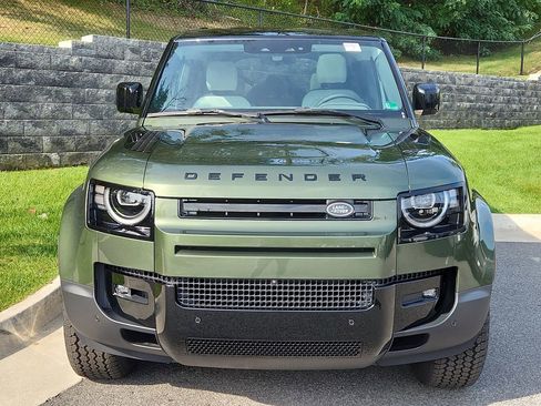 Used 2026 Land Rover Defender 110 S image 8