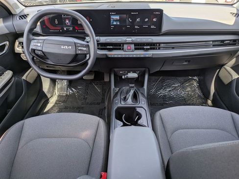 Used 2025 Kia K4 FWD image 24