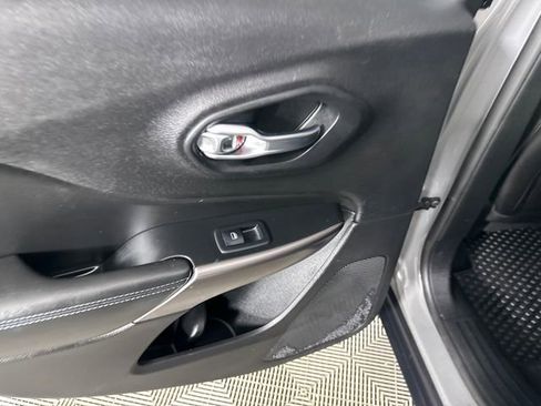 Certified 2019 Jeep Cherokee Latitude Plus w/ Cold Weather Group image 15