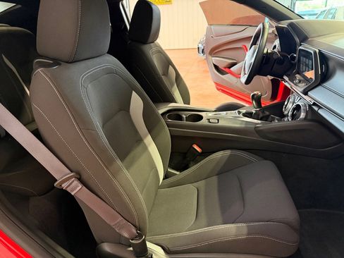 Used 2016 Chevrolet Camaro SS RWD image 25
