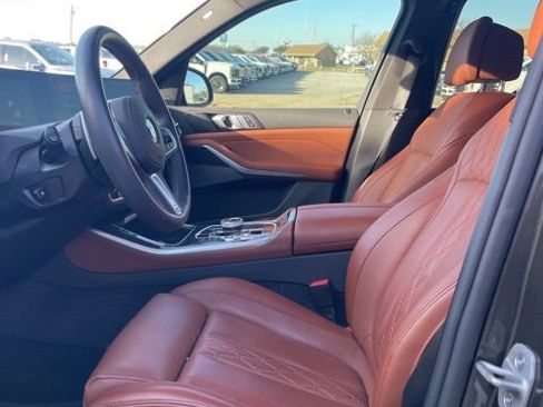Used 2025 BMW X5 M60i image 2