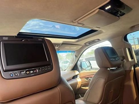 Used 2016 Cadillac Escalade Platinum AWD/4WD image 30