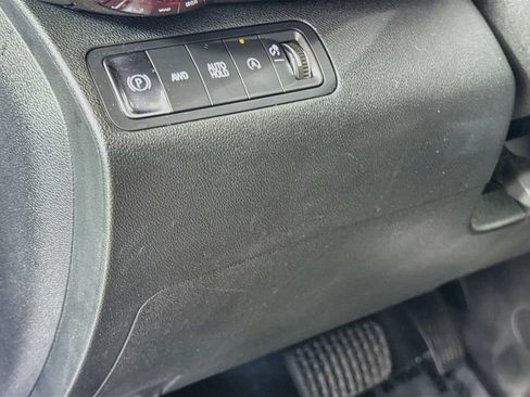 Used 2025 Chevrolet Equinox RS AWD/4WD image 11