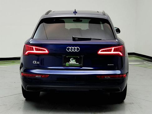 Used 2019 Audi Q5 Prestige w/ Prestige Package image 6