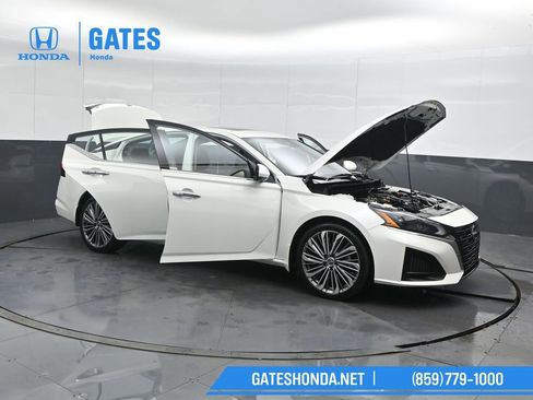 Used 2023 Nissan Altima 2.5 SL image 62