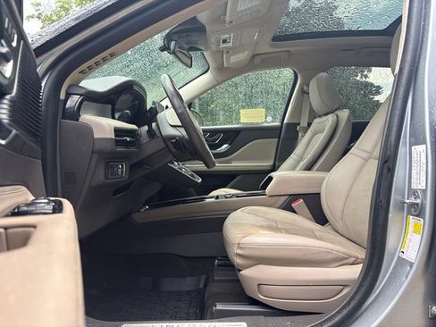 Used 2022 Lincoln Corsair AWD w/ Premium Package image 36