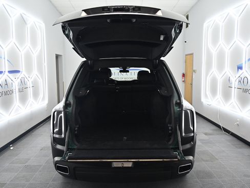 Used 2023 Rolls-Royce Cullinan image 45