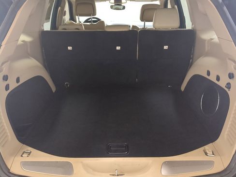 Used 2019 Jeep Grand Cherokee Limited w/ Luxury Group II AWD/4WD image 18