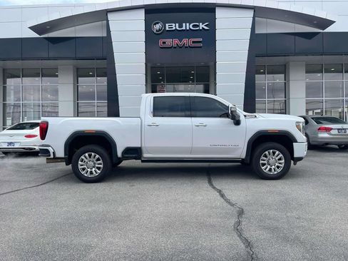 Used 2023 GMC Sierra 2500 Denali image 2