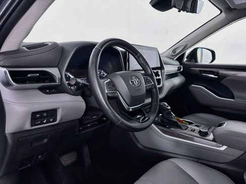 Used 2020 Toyota Highlander Platinum AWD/4WD image 14