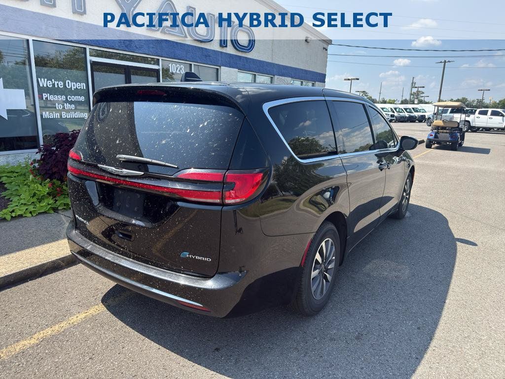 Used 2024 Chrysler Pacifica Limited FWD image 6