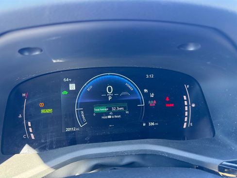 Used 2025 Toyota Camry SE image 18