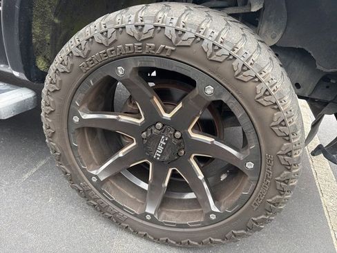 Used 2012 Ford F150 Lariat w/ Lariat Chrome Pkg image 11