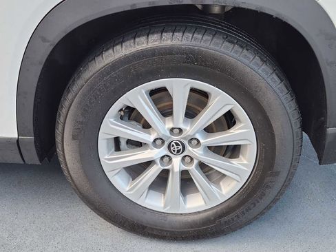 Used 2024 Toyota Grand Highlander XLE image 12