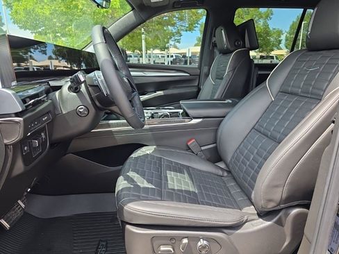 Certified 2025 Cadillac Escalade V w/ LPO, ONYX Package AWD/4WD image 11