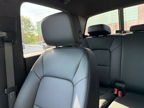 Certified 2025 Chevrolet Colorado Trail Boss AWD/4WD image 11