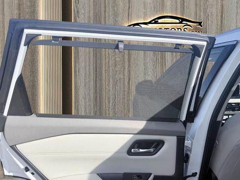 Used 2024 Nissan Rogue SL w/ SL Premium Package image 34