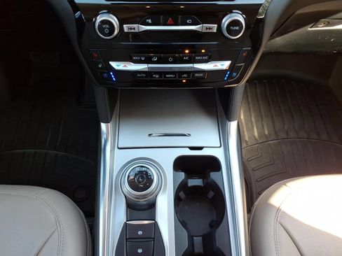 Used 2022 Ford Explorer Limited w/ Limited Technology Package AWD/4WD image 19