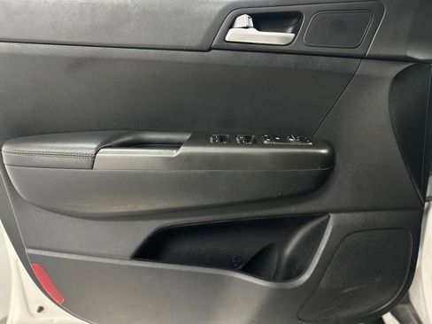 Used 2021 Kia Sportage LX image 15