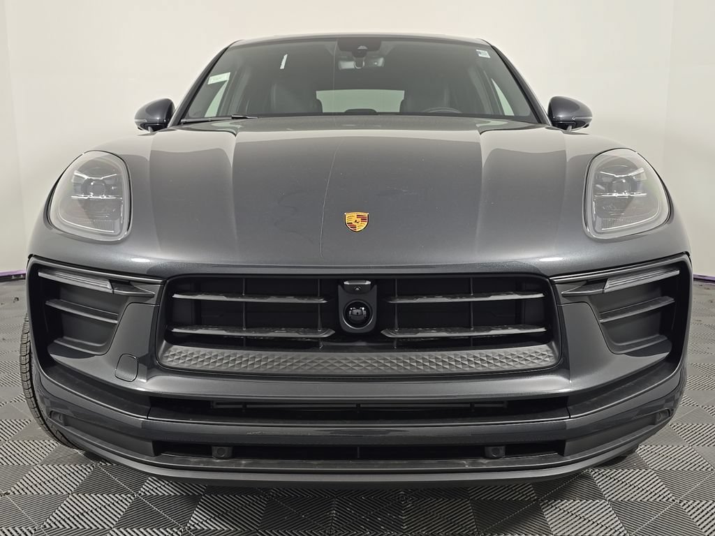 Certified 2026 Porsche Macan AWD/4WD image 10