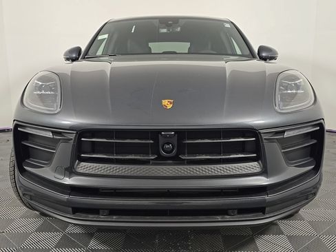 Certified 2026 Porsche Macan AWD/4WD image 10