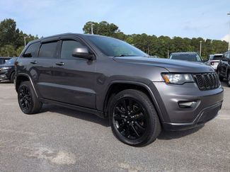 Used 2017 Jeep Grand Cherokee Altitude AWD/4WD video 2
