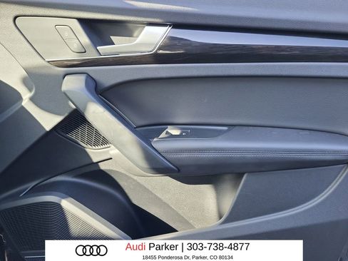 Used 2020 Audi Q5 e Premium Plus w/ Premium Plus Package AWD/4WD image 13