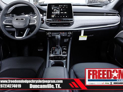 New 2026 Jeep Compass Latitude image 11