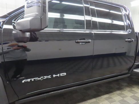 Used 2025 GMC Sierra 2500 AT4X image 52