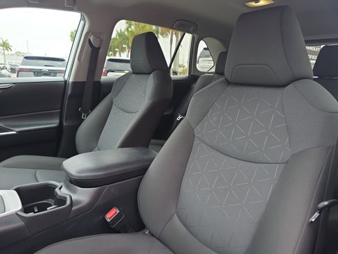 Used 2024 Toyota RAV4 XLE image 27