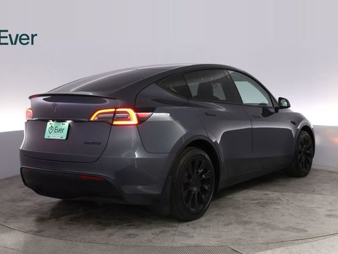 Used 2023 Tesla Model Y Long Range AWD/4WD image 3
