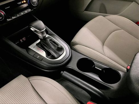 Used 2019 Kia Forte LXS FWD image 16