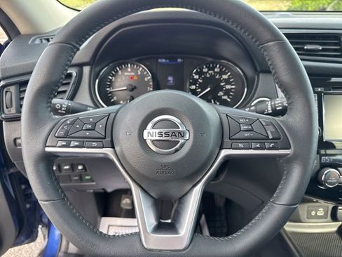 Used 2020 Nissan Rogue SV image 20