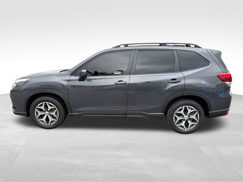 Certified 2023 Subaru Forester Premium AWD/4WD image 4