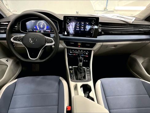 New 2026 Volkswagen Jetta SE image 7