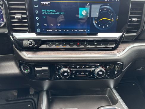 Certified 2025 Chevrolet Silverado 1500 LTZ w/ Technology Package AWD/4WD image 18