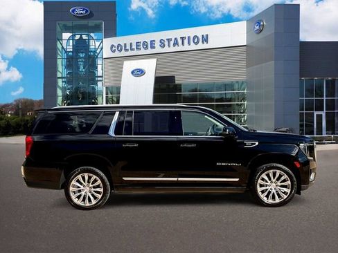 Used 2023 GMC Yukon XL Denali image 6