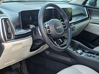 Used 2025 Kia Sorento EX w/ EX Panoramic Sunroof Package FWD video 2