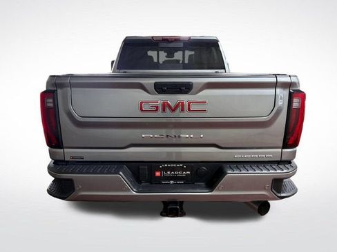 Used 2025 GMC Sierra 3500 Denali w/ Denali Reserve Package AWD/4WD image 4
